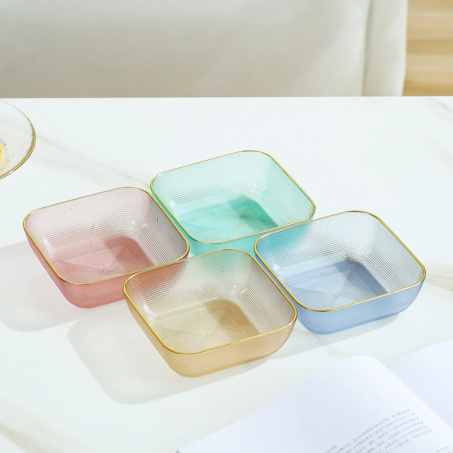 Wholesale home restaurant wedding party dessert fruit PS clear snack plate luxury gold rim plastic shallow square salad bowl