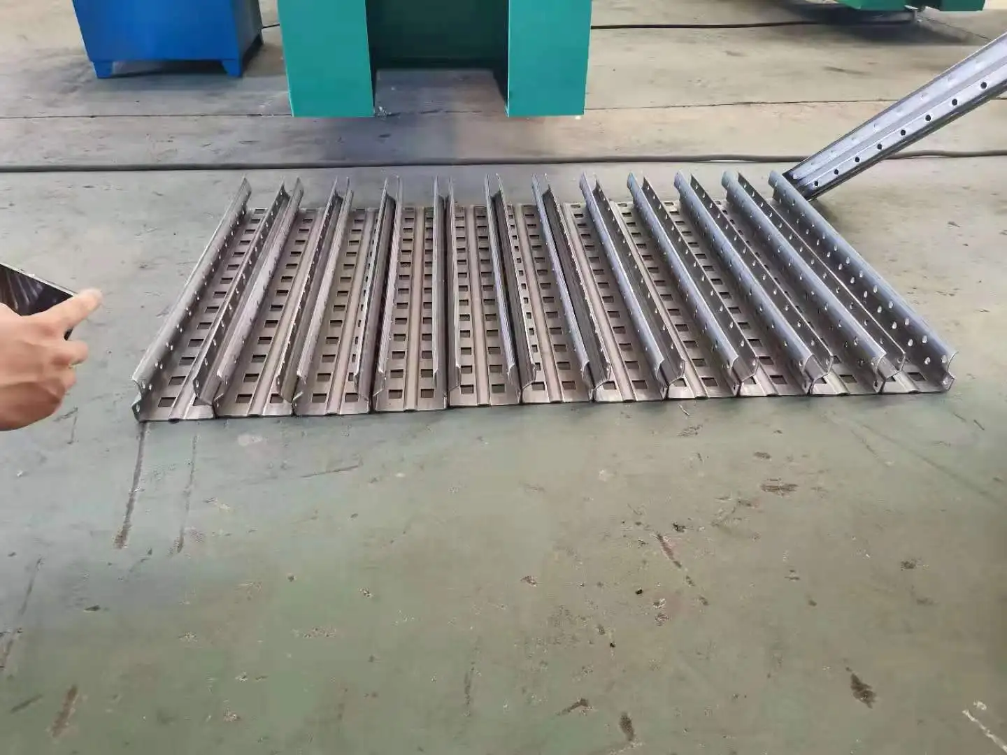 Metal Stud Storage Rack Roll Forming Machine Storage Rack Making Machine Supermarket Rack Shelf Making Machine