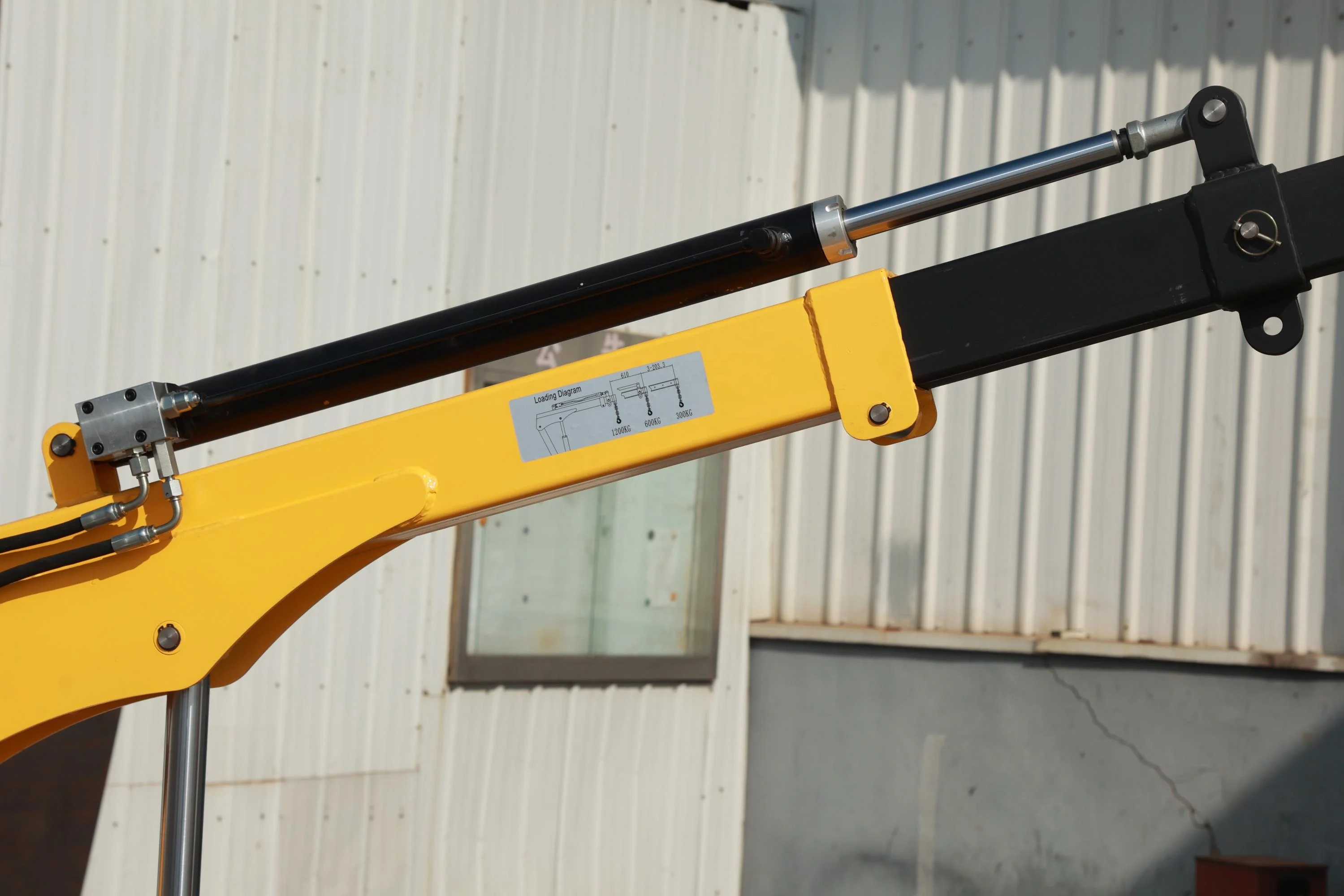 Electric Mobile 300KG 600KG Battery Powered Hydraulic Boom Telescopic Mini Electric Crane