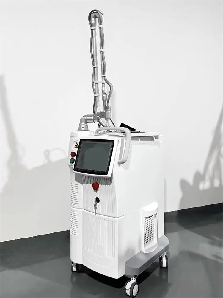 Fractional co2 Laser Face Skin Resurfacing Machine 10600nm CO2 Fractional Laser Beauty Equipment For Acne Scar Removal