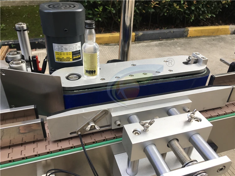 Gold supplier automatic alcohol drinks 60ml 100ml 500ml 750ml liquid filling machine