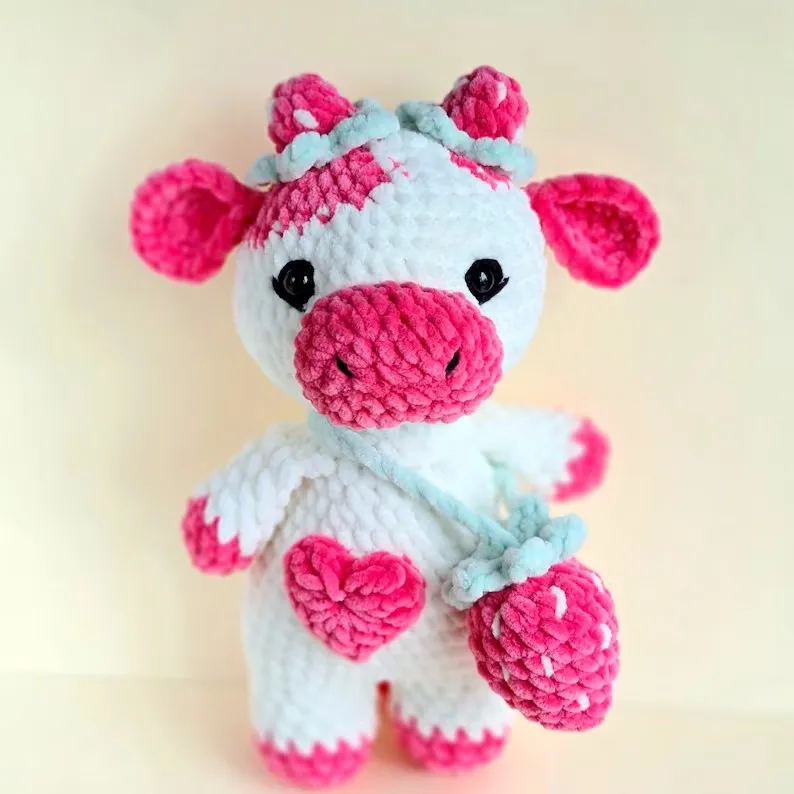Custom Toys Pink Plushies Pelotes De Laine Strawberry Cow Stuffed Animal Plushie Plush Toy Cheveux Au Amigurumi Crochet Doll Cow