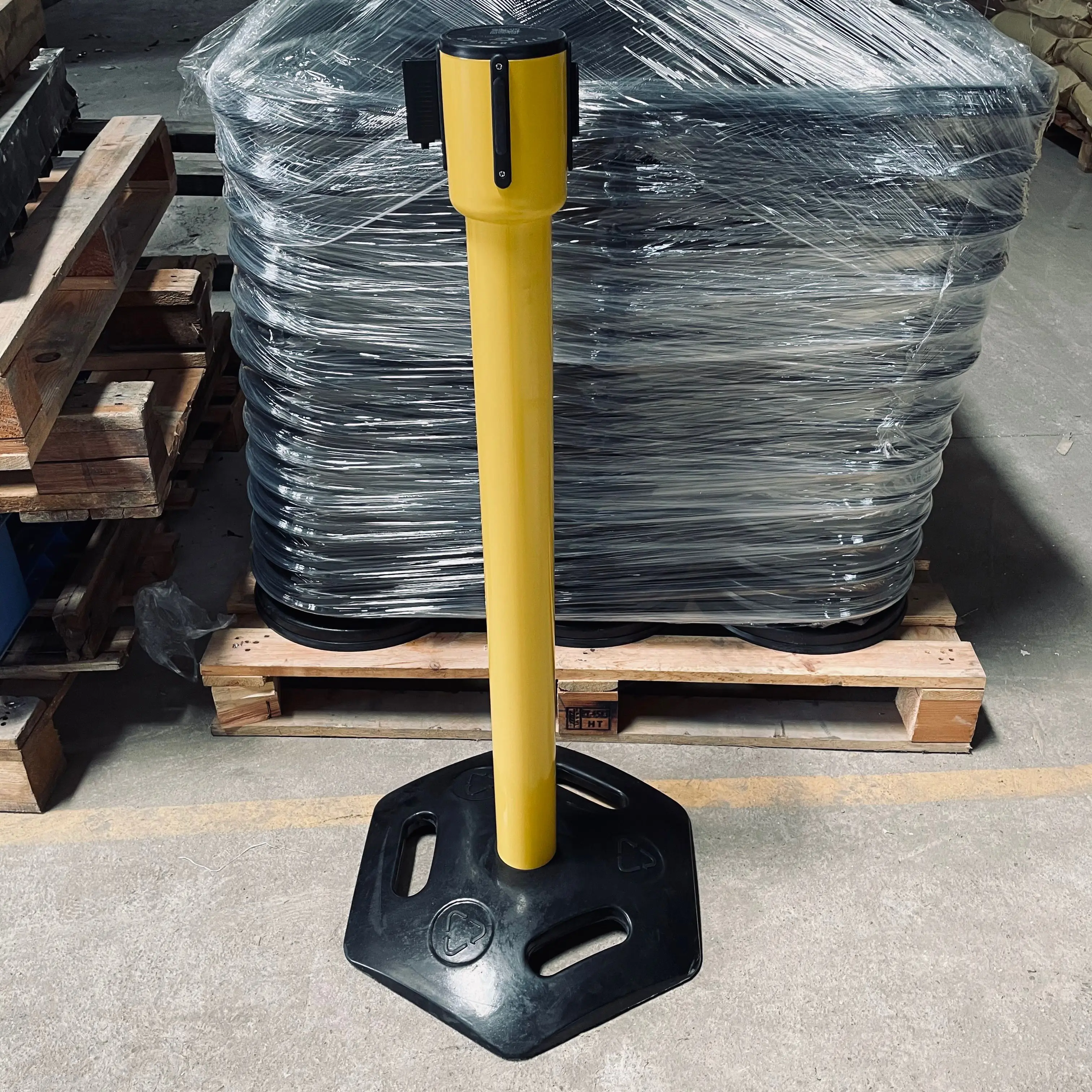 yellow Queue Line Divider Pole Tape Queue Barrier Crowd Control Retractable 10m Belt Post Stanchions for Sale