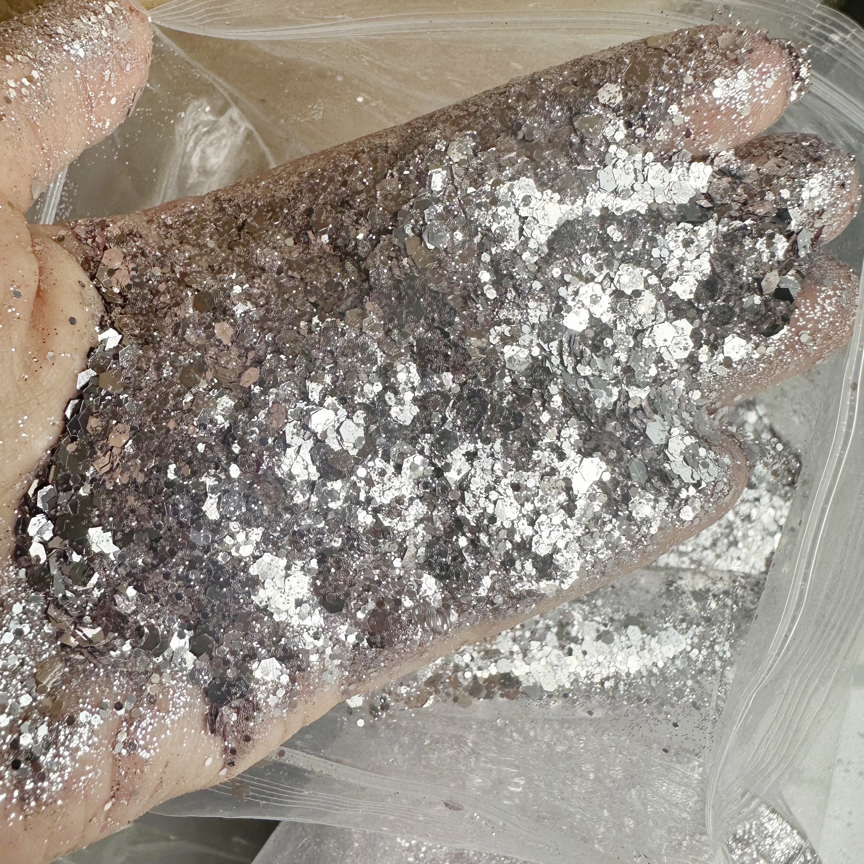 Wholesale New Bulk Polyester Resin Epoxy Floor Metallic Purplish Grey Glitter Chunky Glitter Mix For Painting