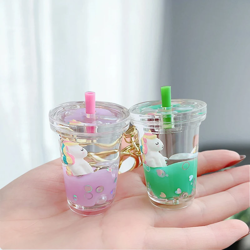 Женский брелок с кисточками