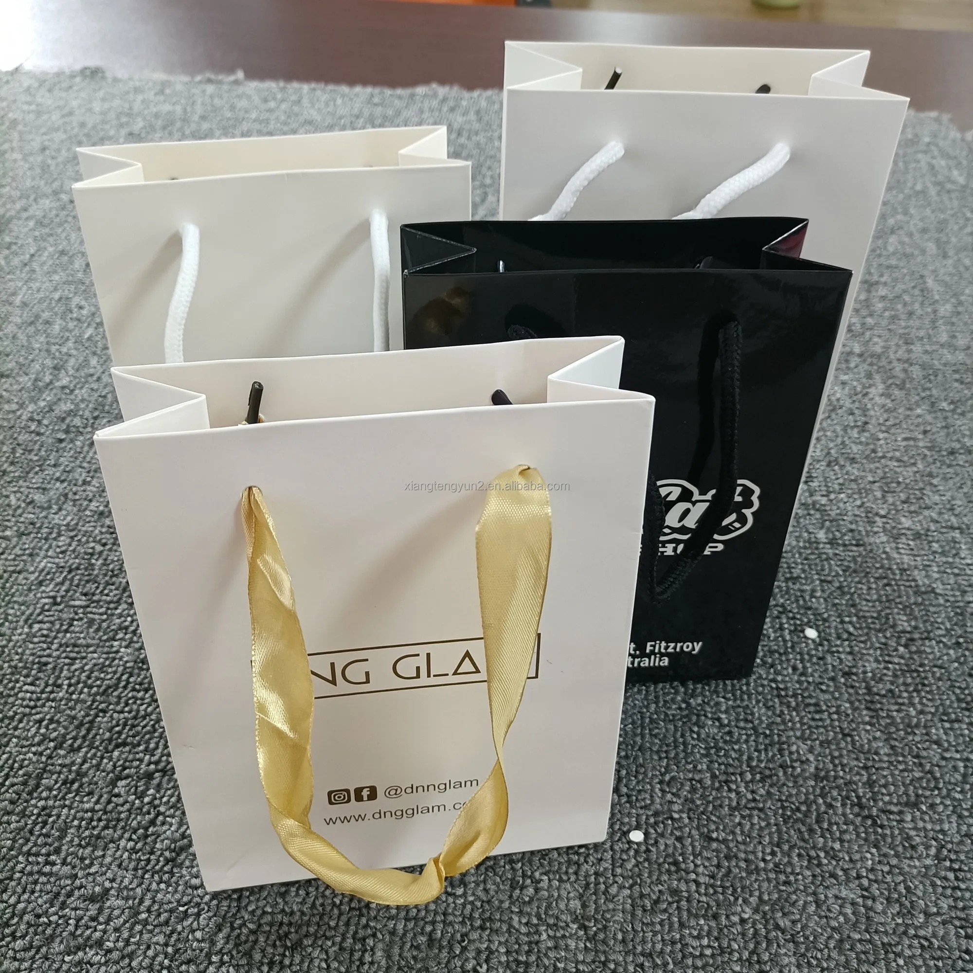 Custom Printed Your Own Logo cardboard packaging White Brown Kraft Gift Craft Shopping Paper Bag With Handles