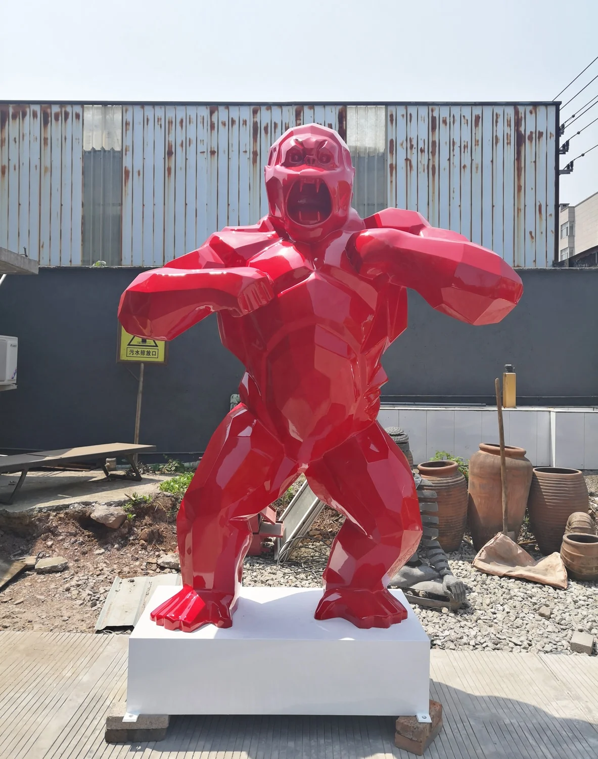 Hot sale Orlin kong  animal kingkong  statue   gorilla fiberglass sculpture to France Ukraine