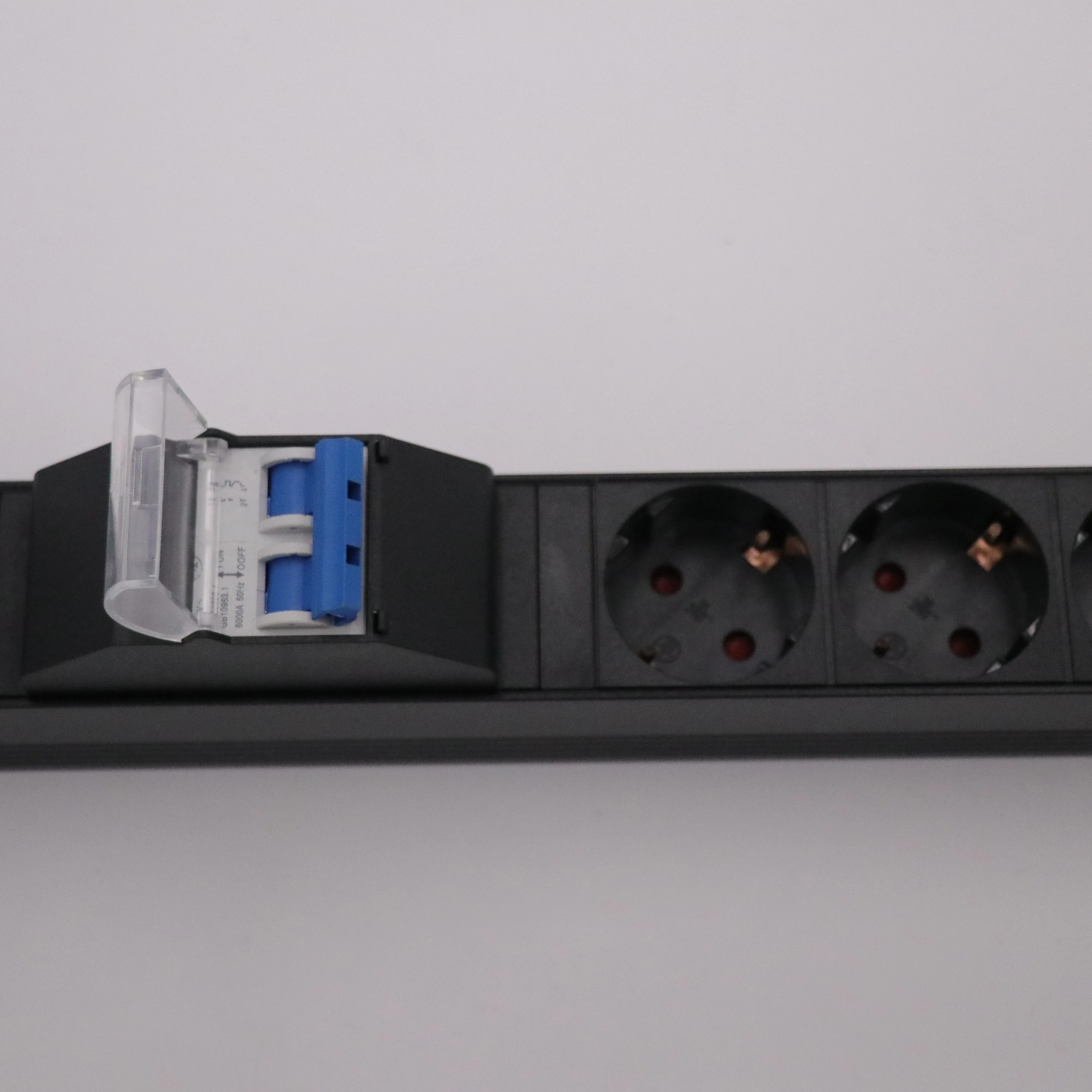 1U 6 ways  Germany type industrial socket with circuit breaker for mining case PDU