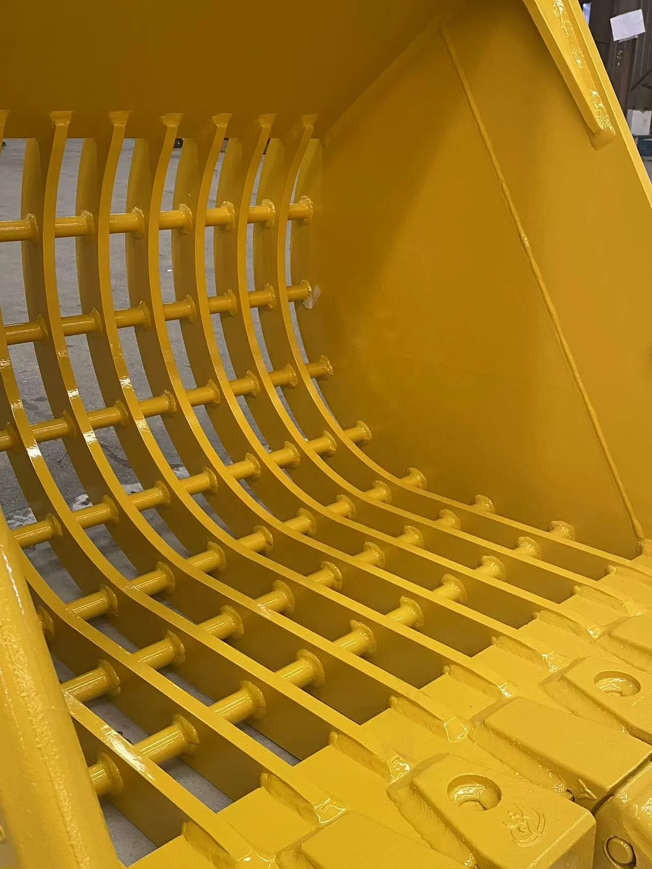 Wholesale Manufacture Industrial Skeleton Sieve Bucket for 1.5 Ton Screen Rock bucket for 500 mm 600mm 800mm