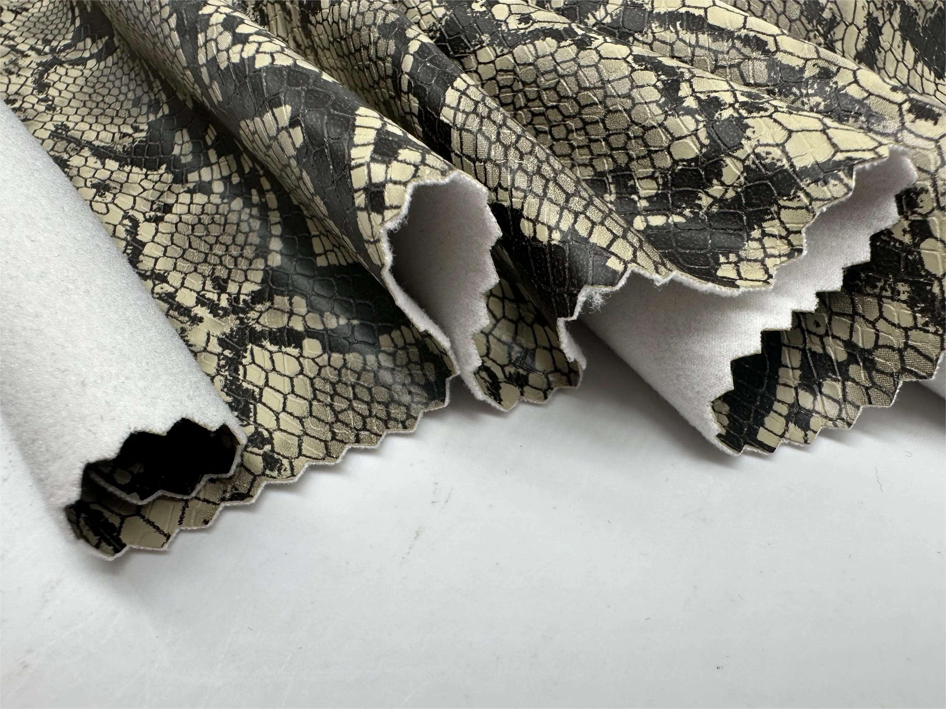 Artificial 4 Way Stretch Vinyl Synthetic Faux python Snake Texture Embossing Leather for Clothing Designer Leather Fabric