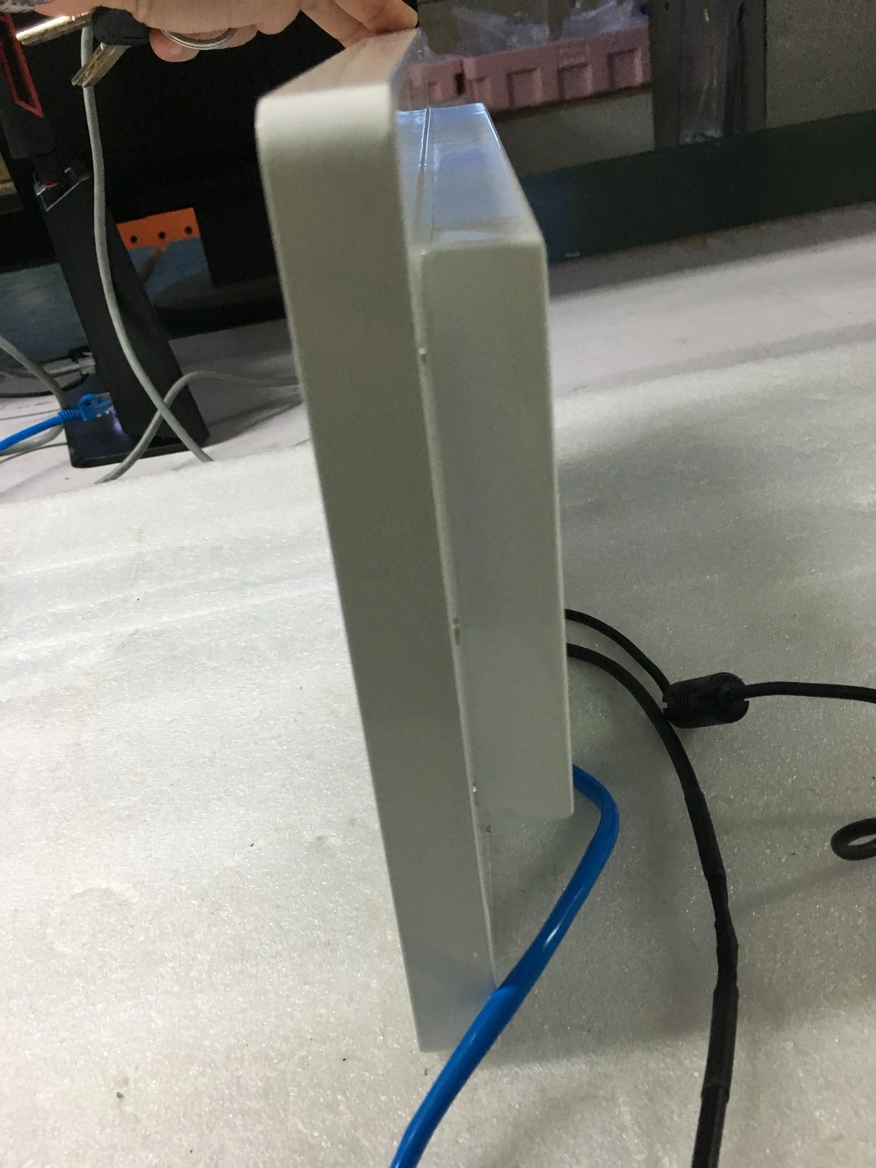 11,6 дюймовый мини-ПК AIO Monitor Z8350 PCAP Touch Win 10 Прочный планшетный ПК для промышленного применения