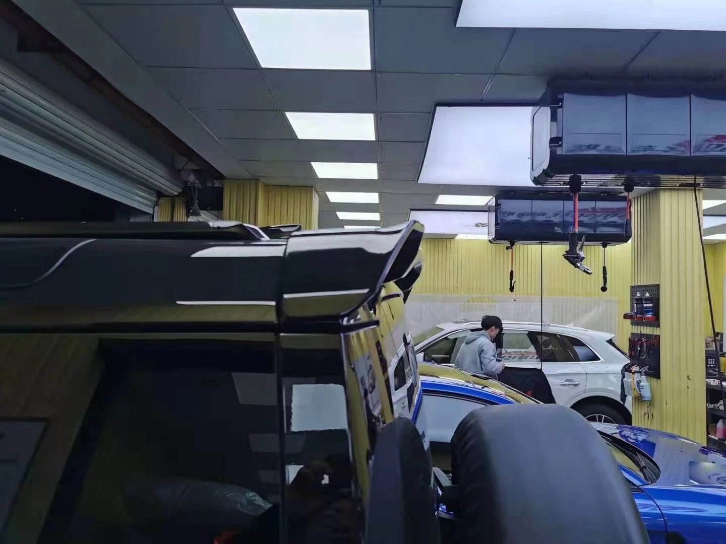 Hot Sell DEF4X4 Car Rear Roof Spoiler Exterior Accessories Wing Rear Window Carbon  Trunk Spoiler ForDefender 2020