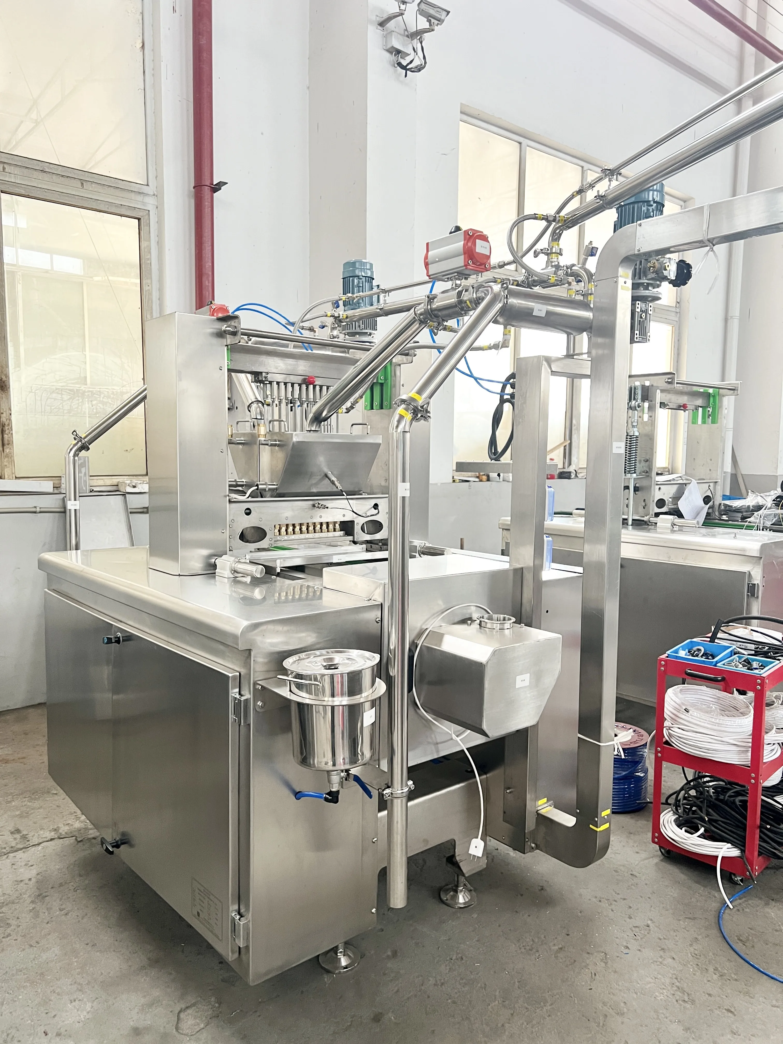 Candy Production Line Gummy Making Machine Full Automatic Filling Jelly Soft Gummy Lollipop Candy Production Line Equipment