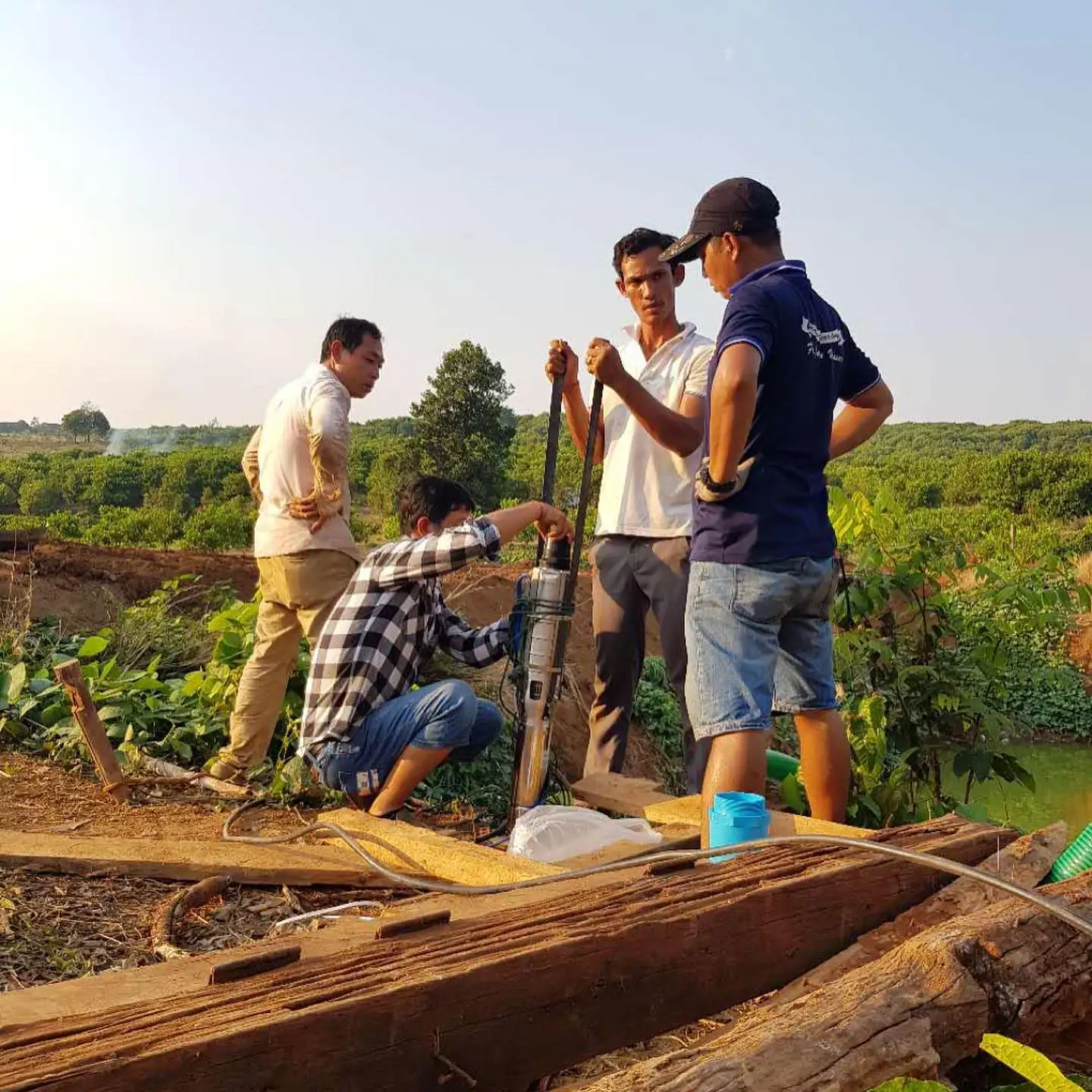 stainless steel impeller 35m borehole solar water pump system submersible dc water pump