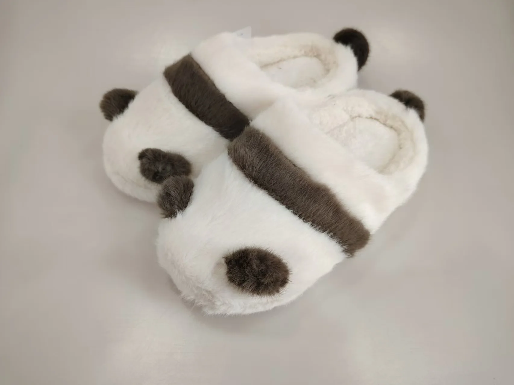 Factory price hot sale women cozy warm animal slippers ladies cute panda fuzzy plush slippers