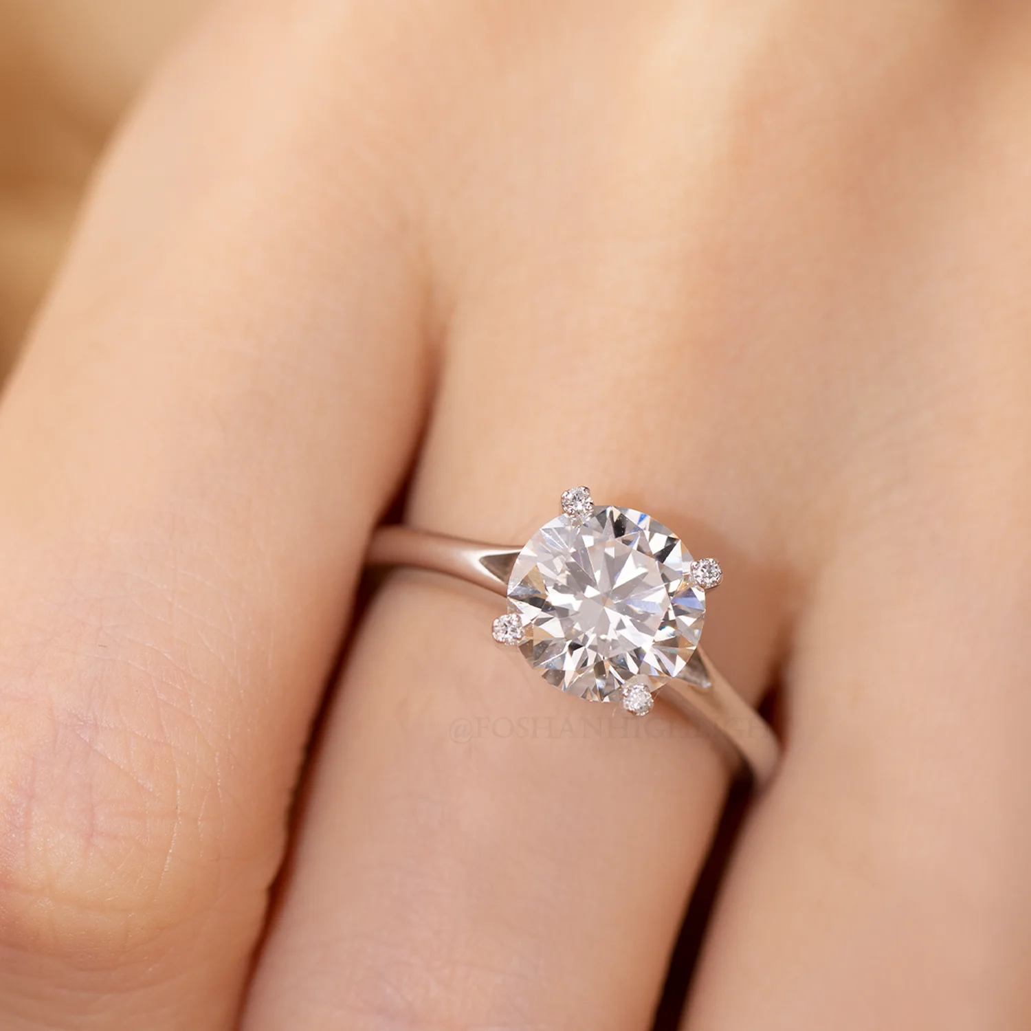 Custom Engagement 18k Solid Gold Laboratory Diamond Ring IGI Certified CVD Laboratory Grown Diamond Ring