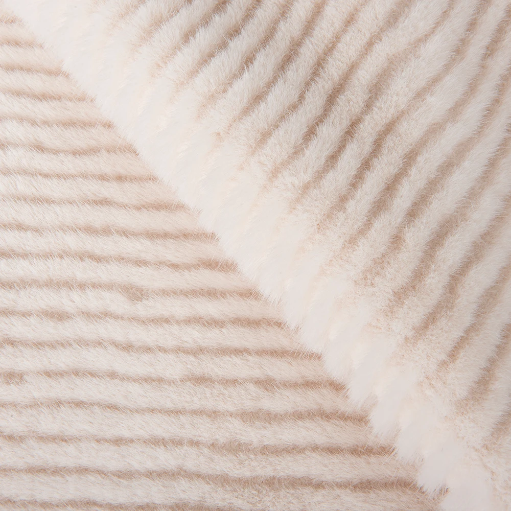 New Fashionable 100% polyester Brushed faux fur fabric long hair artificial fur fabrics free sample for ladies coat