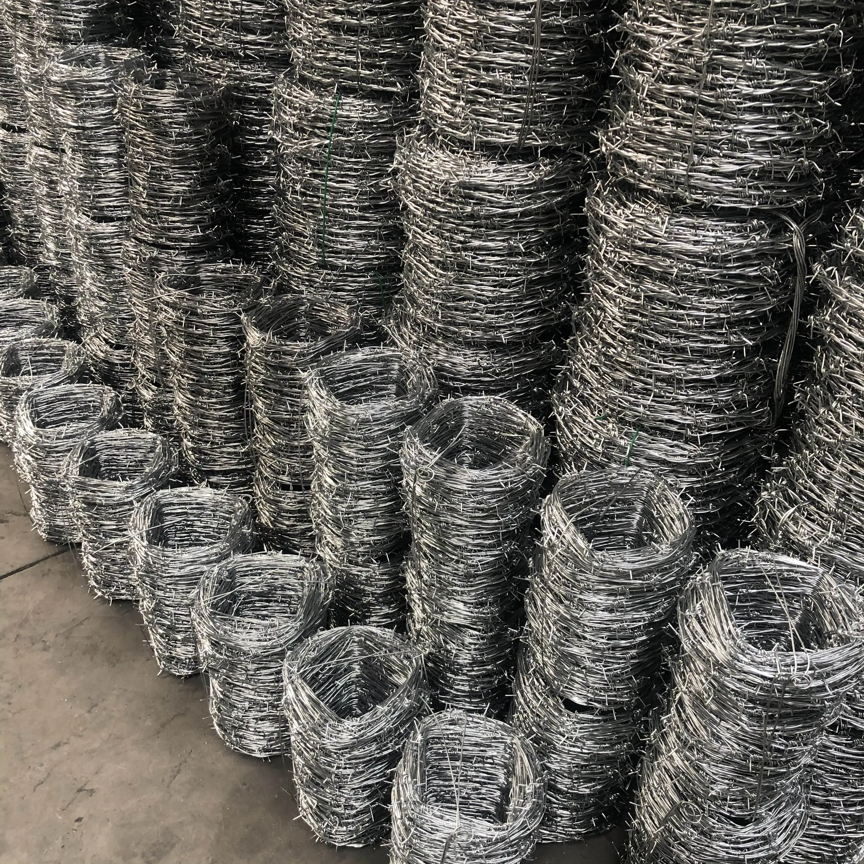 Factory sale galvanized barbed wire length per roll 2 strand barbed wire alambre de puas galvanized