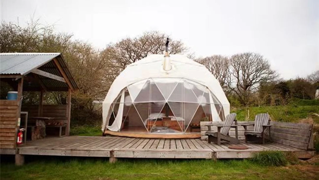 High-End Event Space with Transparent Roof and Weatherproof PVC for Restaurants and Luxury Coffee Lounges Dome Tent