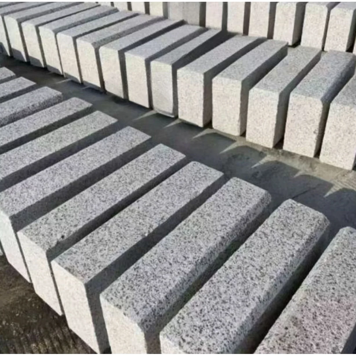 China polished gray granite border stone G603 roadside stone wholesale