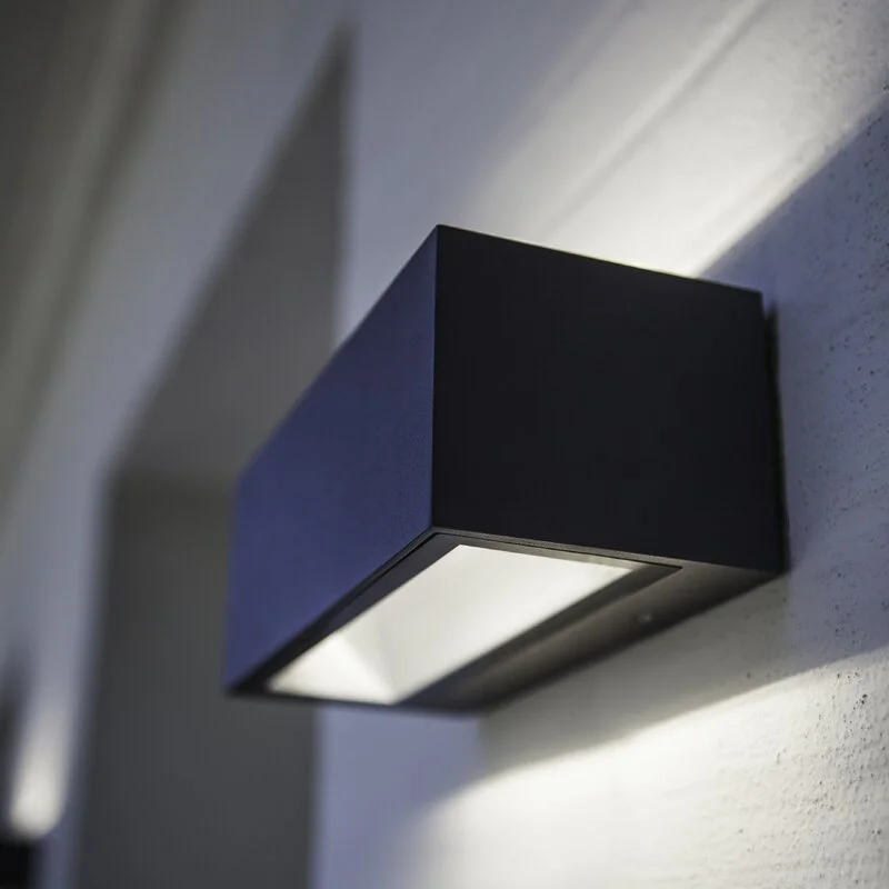 Modern waterproof black aluminum long strip outdoor garden wall mounted up and down led wall light