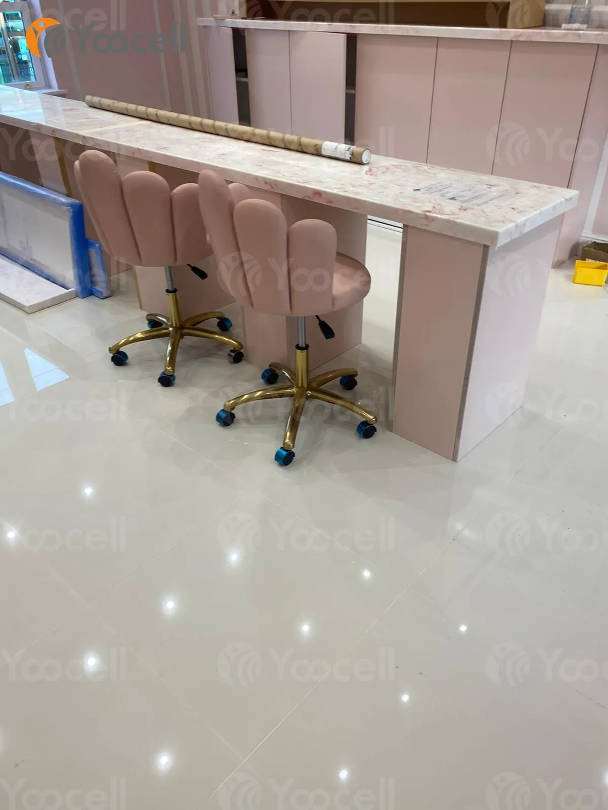 Yoocell hot selling 360-degree swivel adjustable Gas lift+electroplated base salon pink pink beauty salon stool