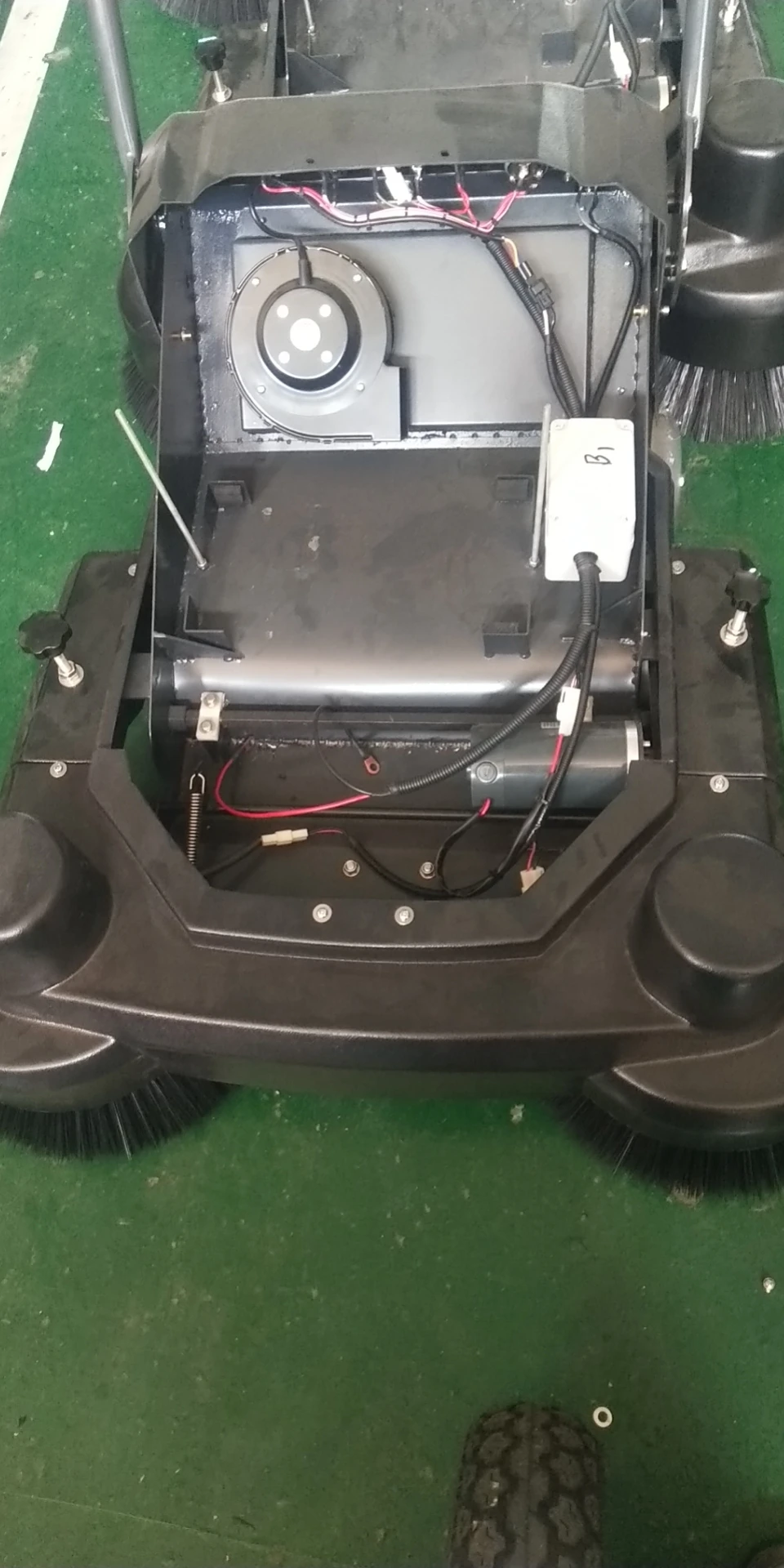 SC1060 New Type  Mini Electric  Hand Push Vacuum Road Sweeper Machine  Rotary Floor Cleaning Machine