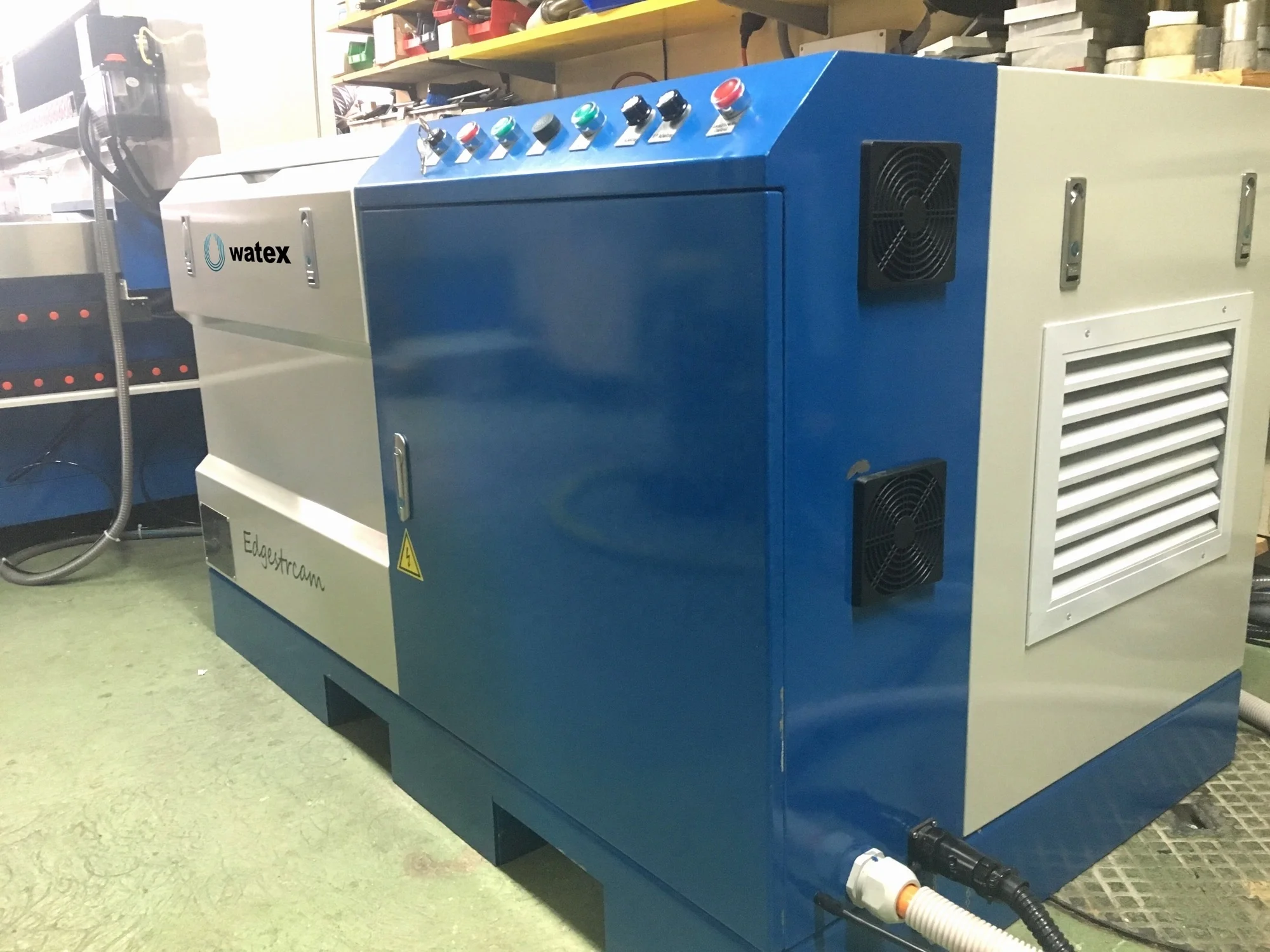 water jet cutting machine