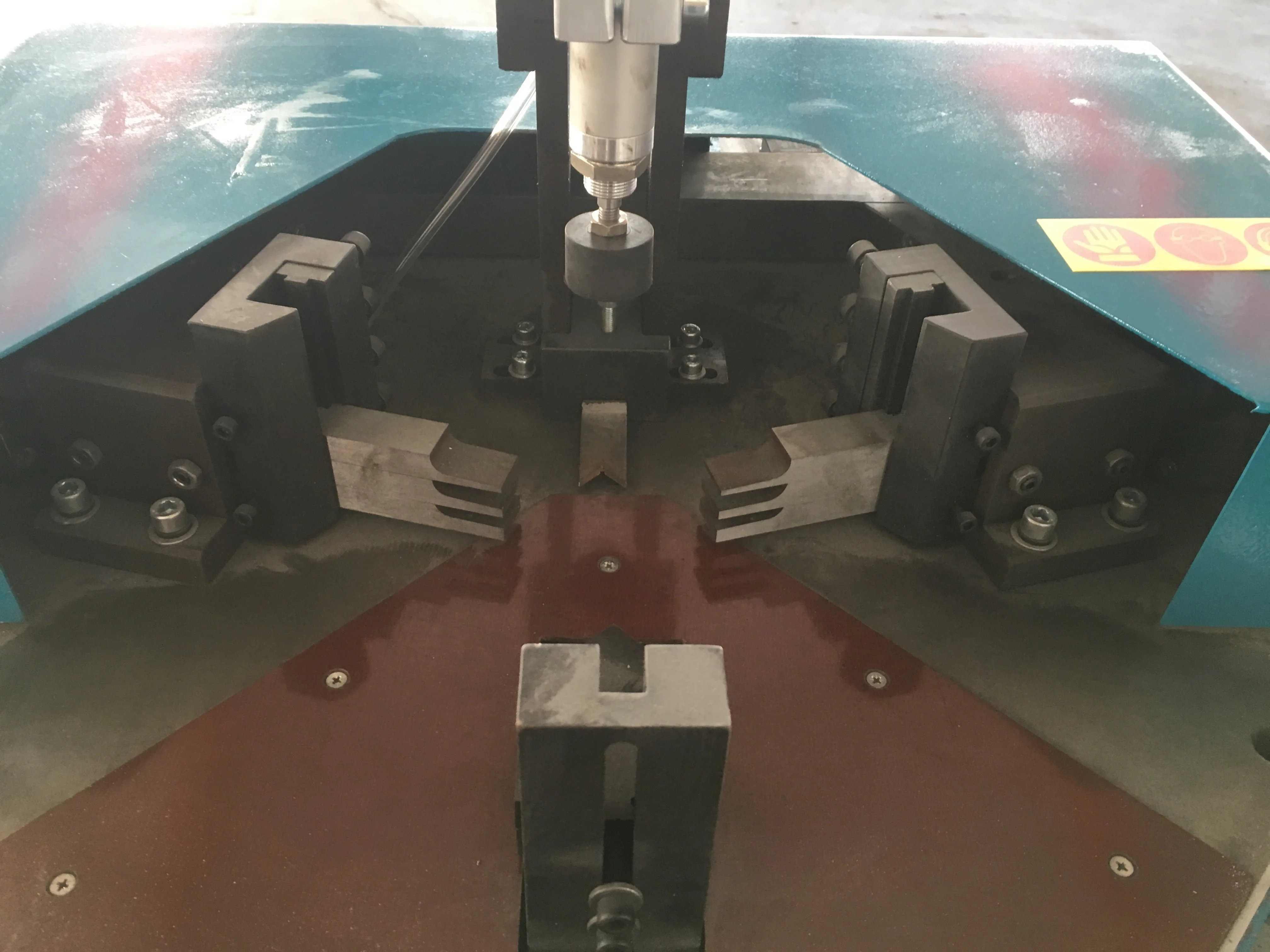 High-efficient Crimping Corner Machine for Aluminum Window