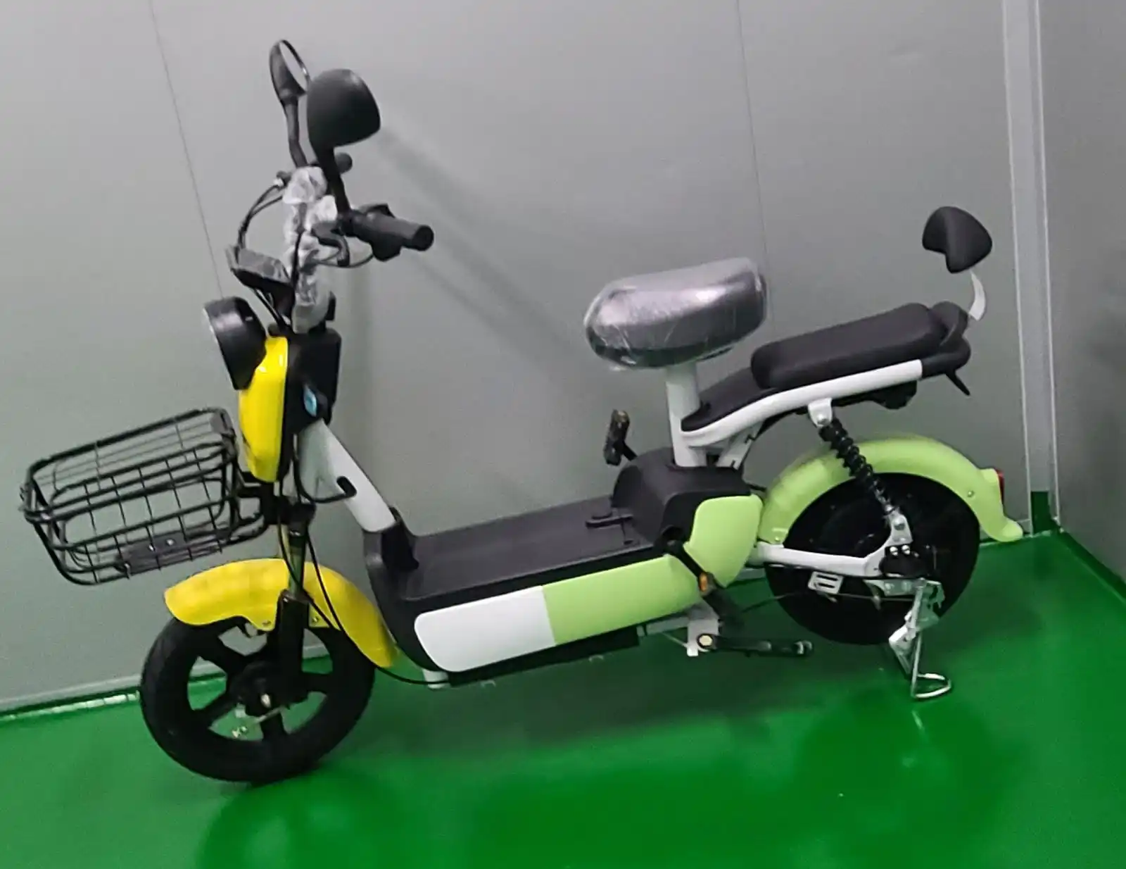 14*2.5inch Vacuum Tyre Scooter City Electric Bike Single Speed Scooter City Electric Bike