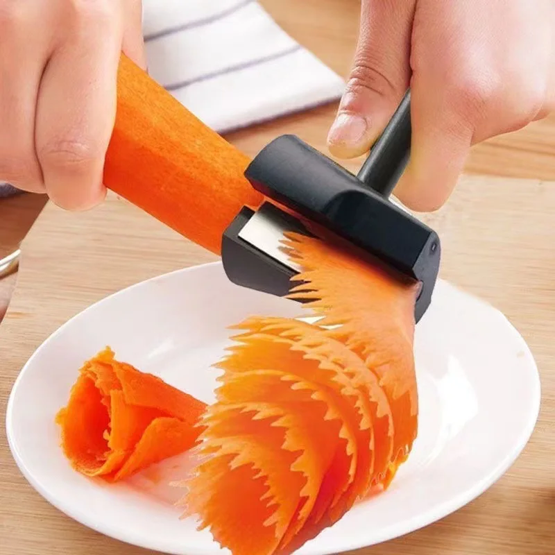 Multi-function flower roller stainless steel spiral slice salad flower roller universal fruit and vegetable carrot cucumber tool