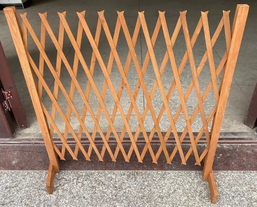 Garden Wooden Expanding Fence
