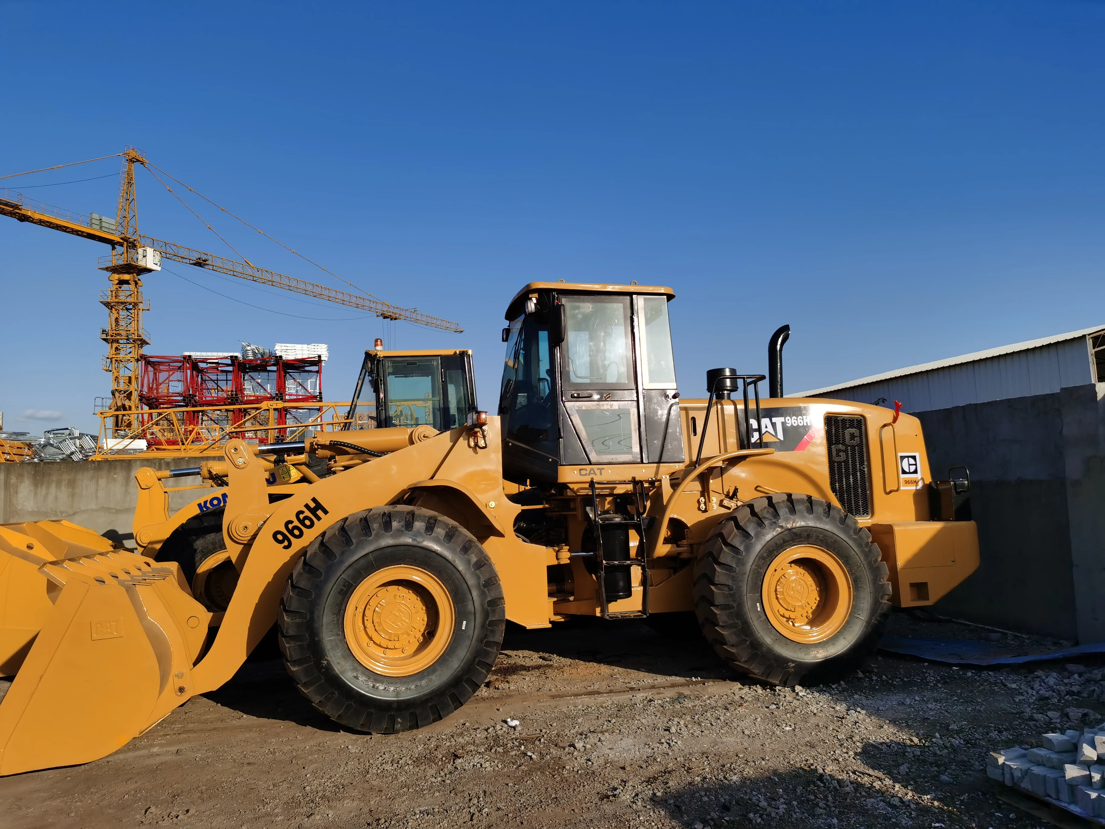 Б/у колесный погрузчик Caterpillar 966H на