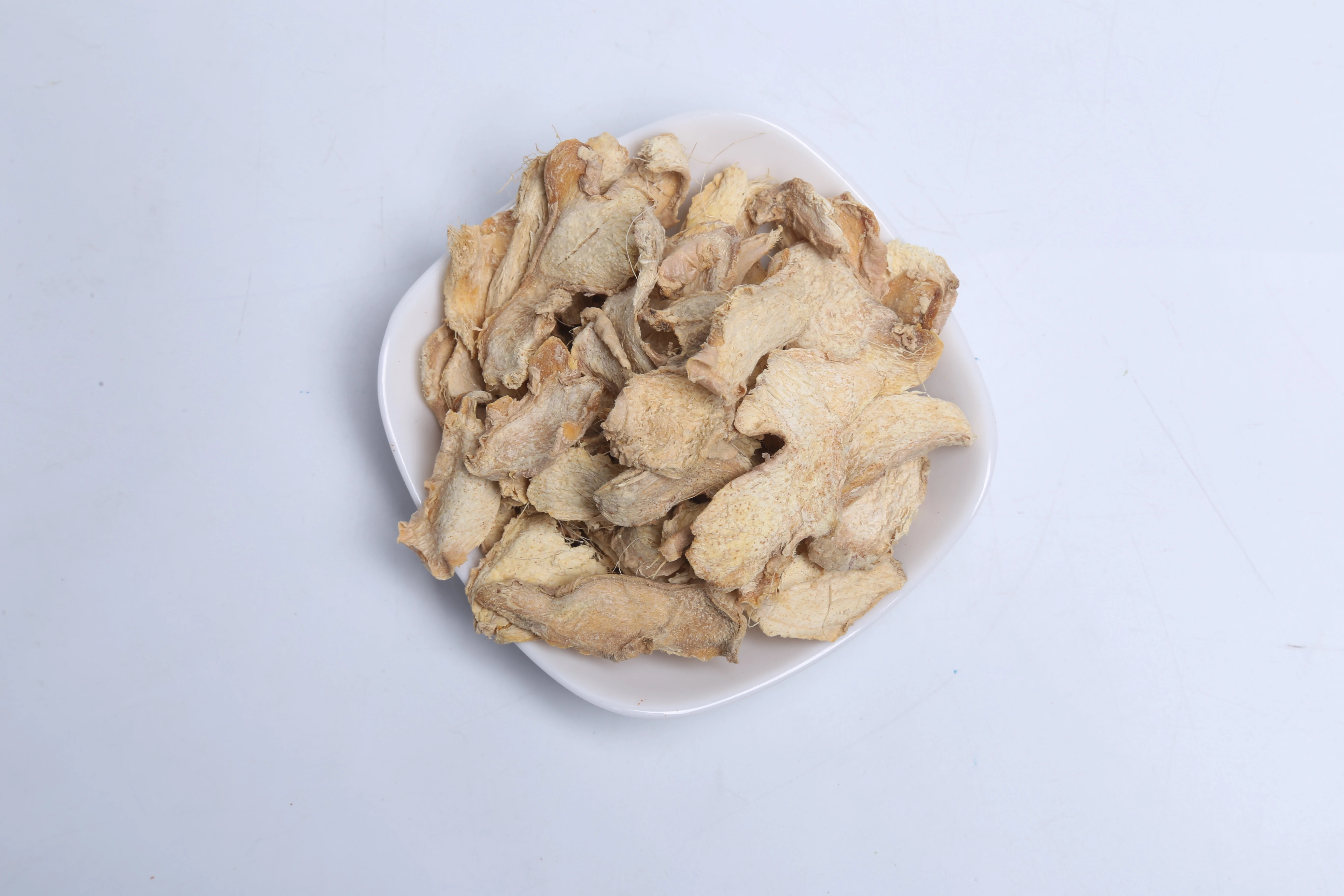 Паровая обработка Liansheng, высокое качество, дегидратированные ломтики имбиря, сушеные Имбирные хлопья, оптовая продажа, хорошая цена