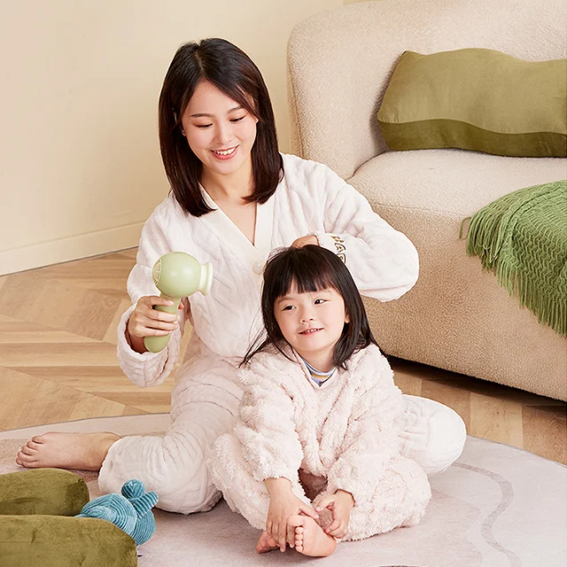 Good design multi-function low radiation low noise USB rechargeable portable wireless baby hair dryer