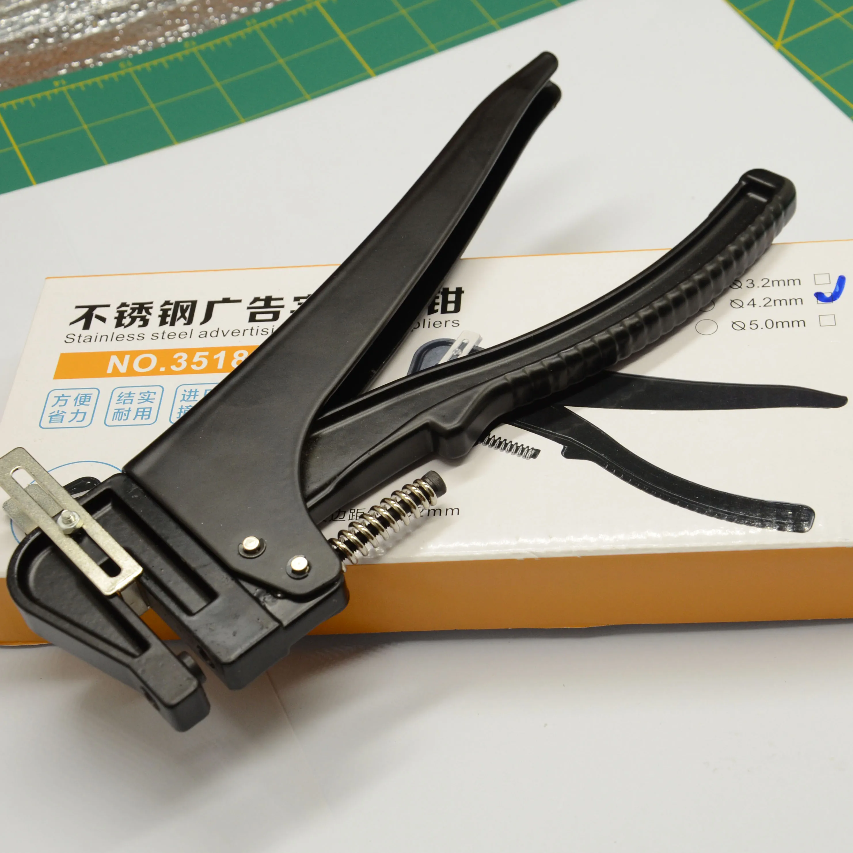 Advertising Word Manual Puncher stainless steel sheet, iron sheet, aluminum sheet for hole diameter 3.2mm / 4.2mm / 5mm puncher