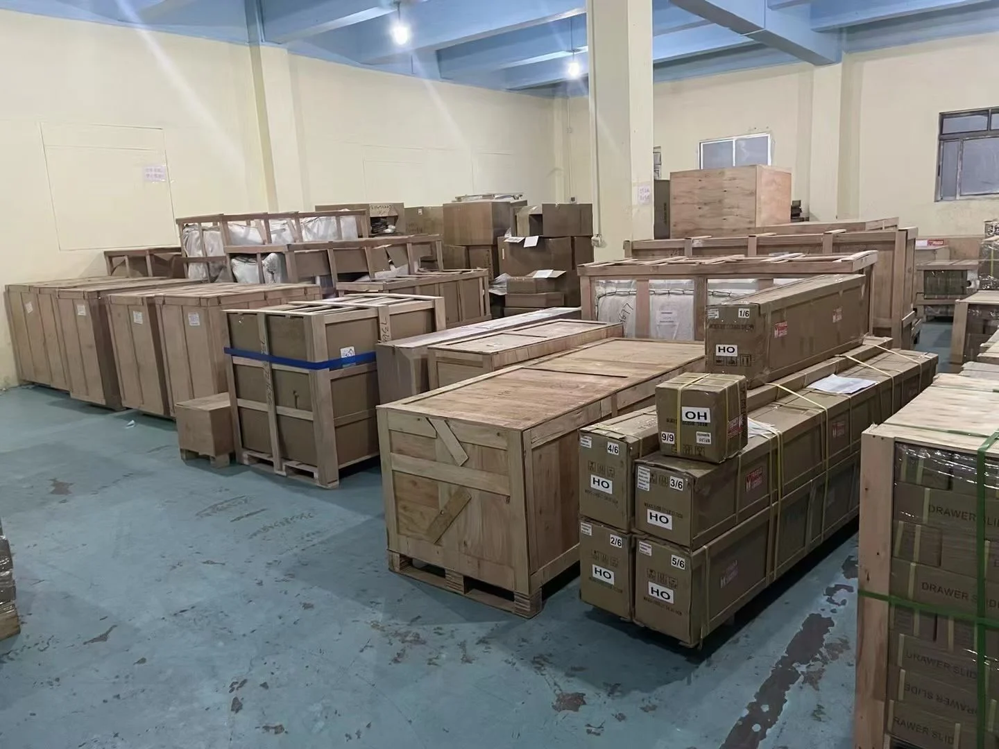 Oversized cargo LCL Transport Train and rail transport from China to Europe Germany Italy France Rail + Truck transport