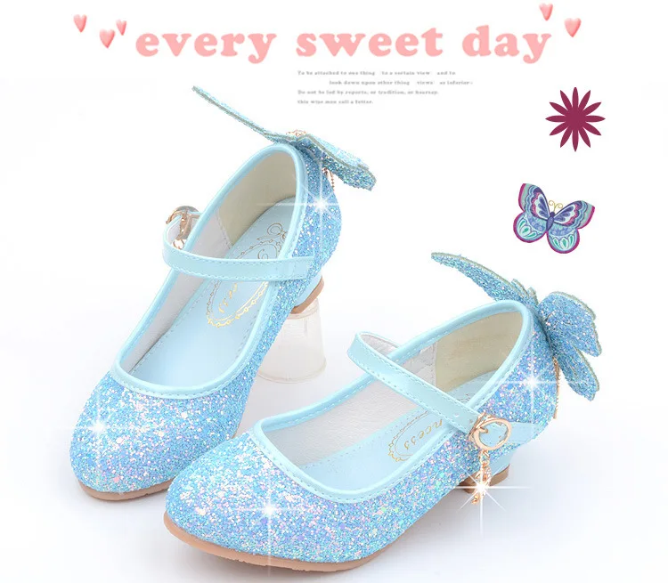 Girls Roman Sandals 20235Summer New Korean Children Rivet Hollow Soft Sole Princess Shoes Outside Beach Shoes
