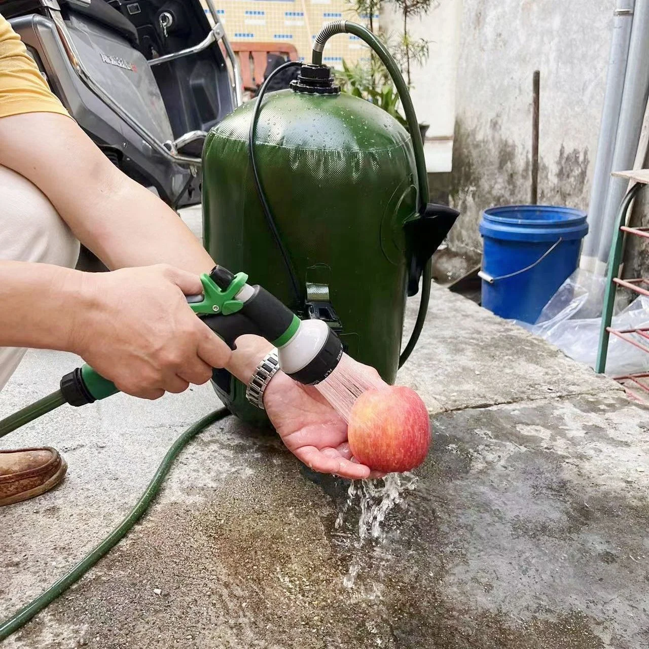 Factory OEM 20L Outdoor PVC Hiking Travelling Beach Portable Heating Water Bag Pool Camping Solar Bath Shower