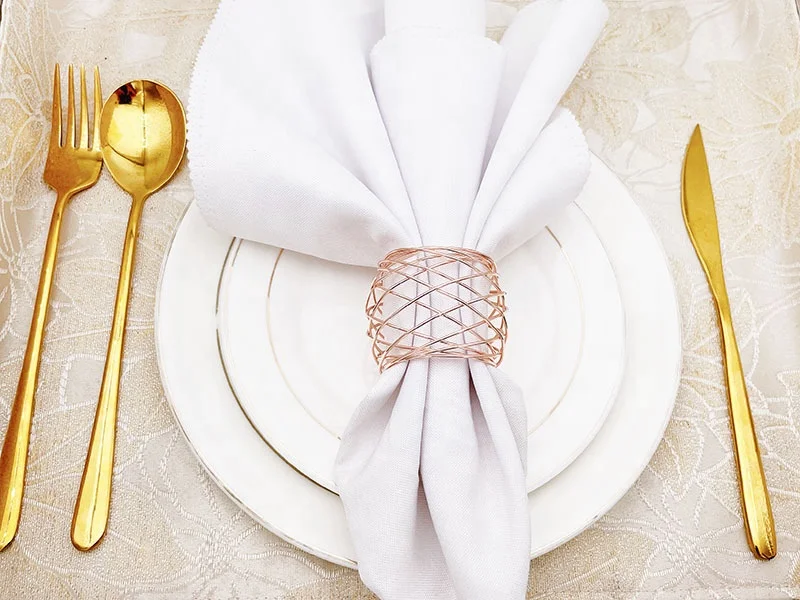 Cheap Round Napkin Rings Rose Gold Hollow Metal Stocked Napkin Holder for Restaurant Table Decoration HWM10