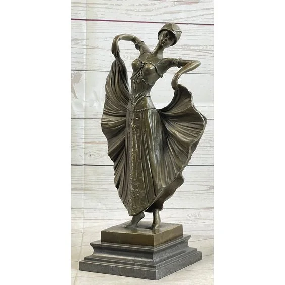 Antique Cast Copper Sculpture Iconic People or Things for Shopping Mall Pedestrian Street Attractions Bronze Sculpture
