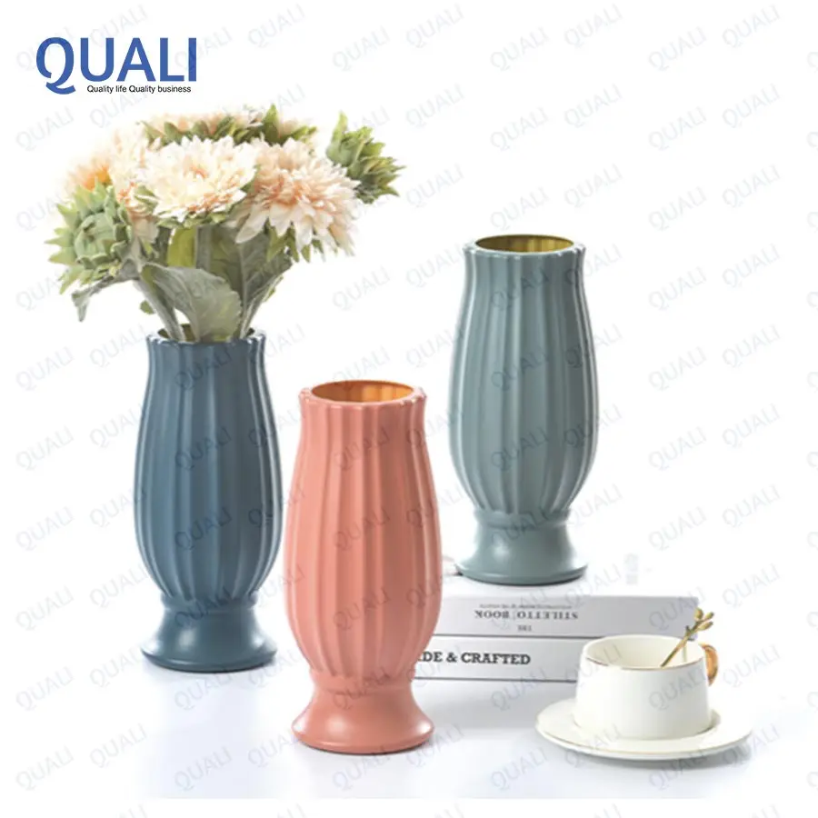 Керамическая пластиковая ваза для стола и цветов