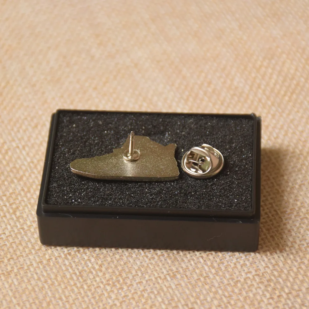 custom promo gifts metal crafts sports brooch pin badge lapel enamel mini shoe sneaker pins