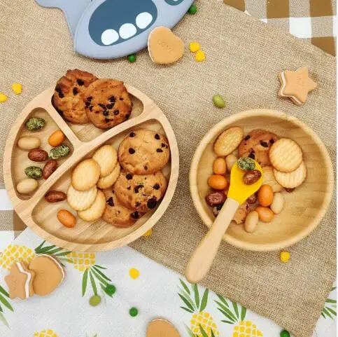 Продаются Детские миски в форме бамбуковой детской посуды. Миски и ложки для кормления детей с силиконовым впитывающим дном