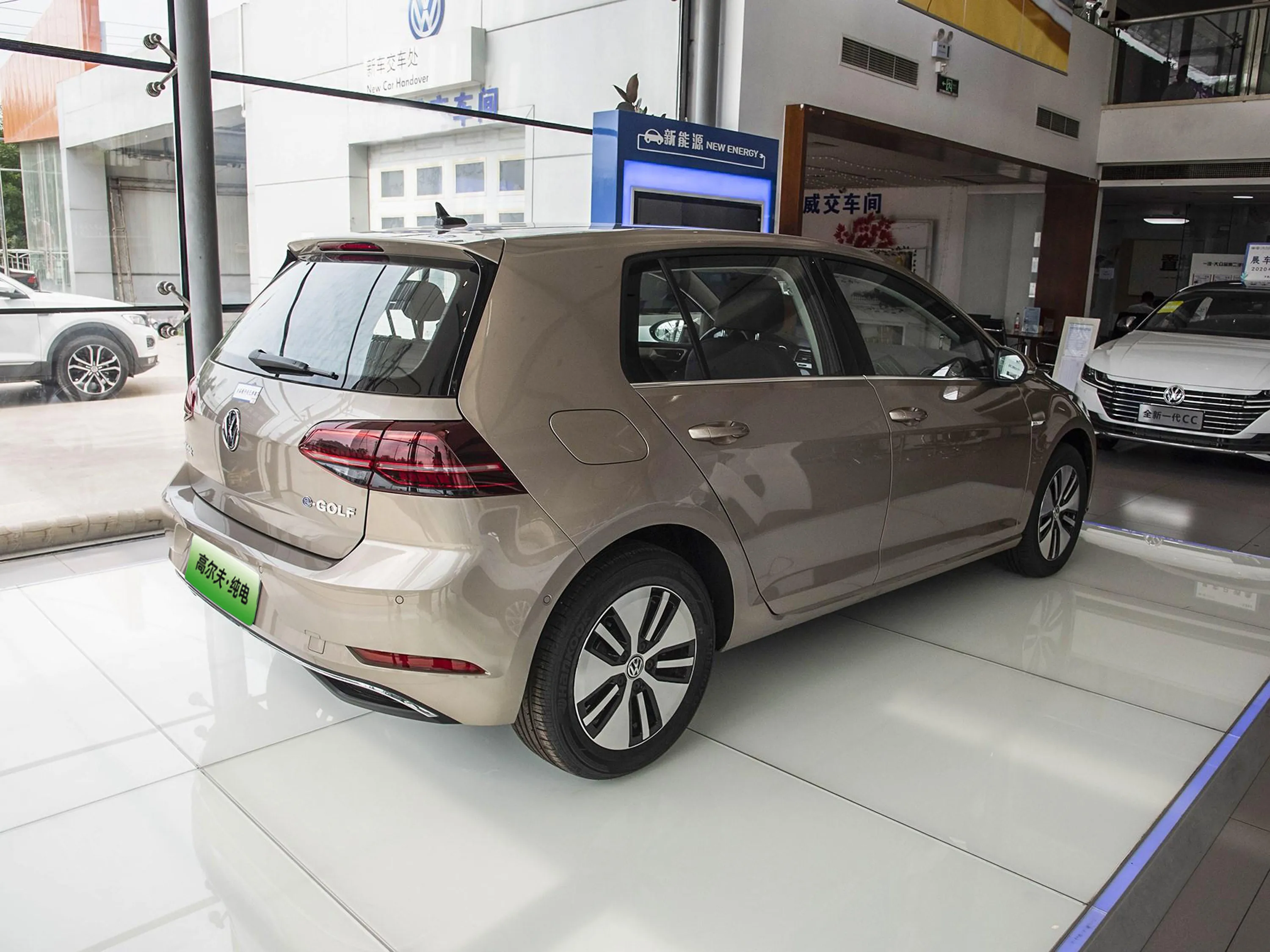  Низкая цена volk-swagen мини Гольф классический седан e-golf хэтчбек Электрический авто автомобиль для дальнего действия 270