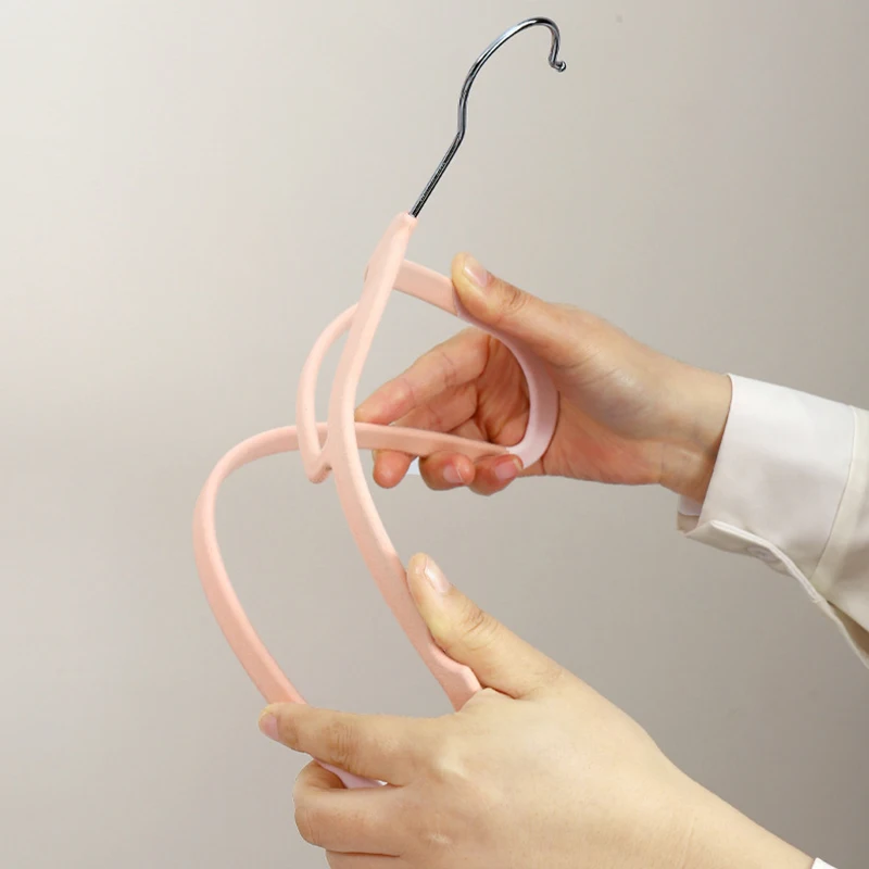 Cheap Price Velvet Hanger Non-slip Clothes Hangers Pink Black Gray Beige velvet Clothing Coat hangers For Home Hotel