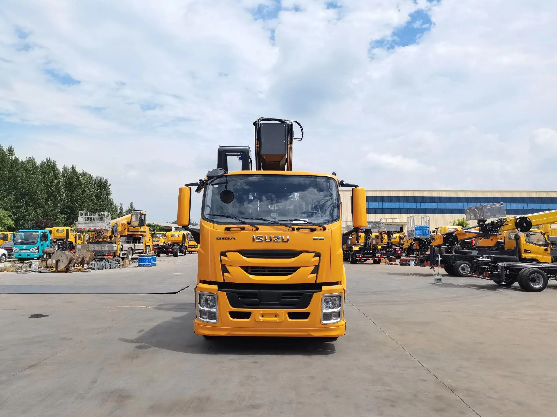 ISUZU 60 м телескопическая воздушная Рабочая платформа грузовик 4x2 высотный рабочий с ковшом