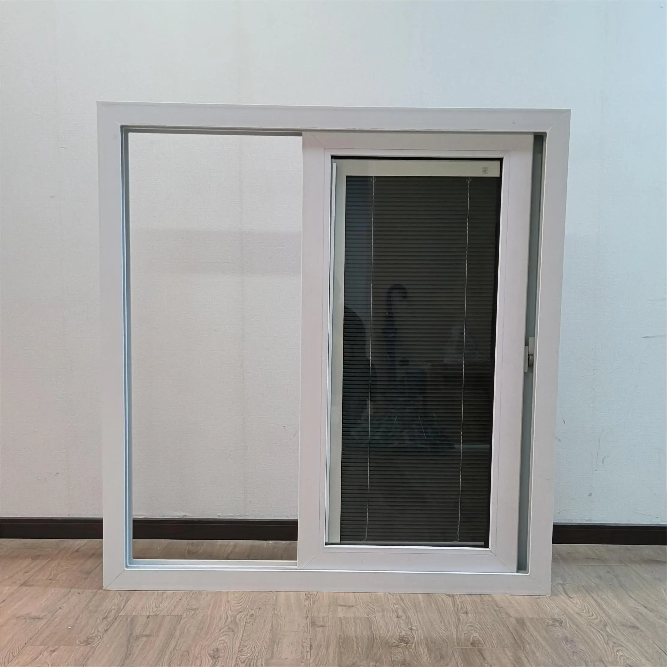 Индивидуальные окна с двойным остеклением UPVC и створчатые раздвижные другие для дома