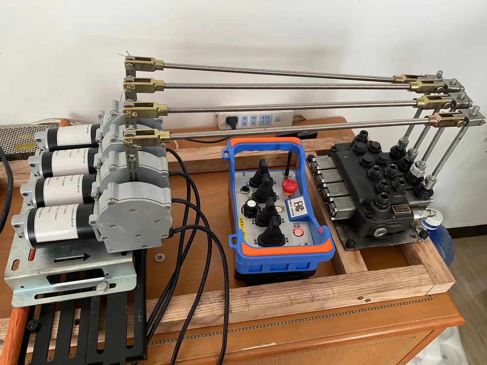 construction machinery partshydrsulic remonte control 4 way hydraulic wireless control system