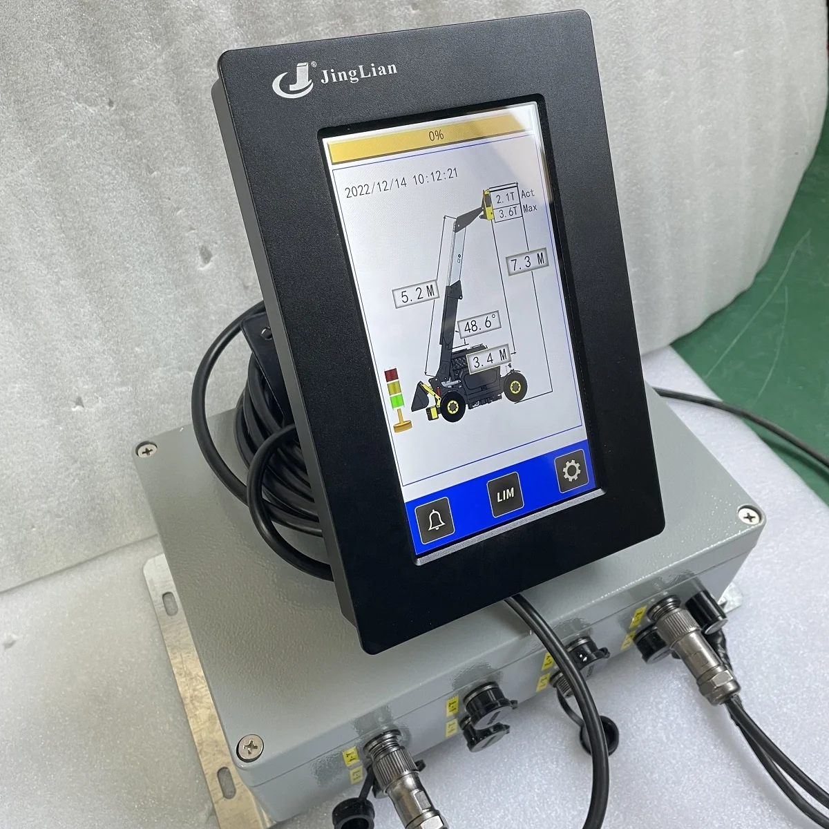 High quality load moment indicator for Telescopic Handler which uses 7 inch touch screen